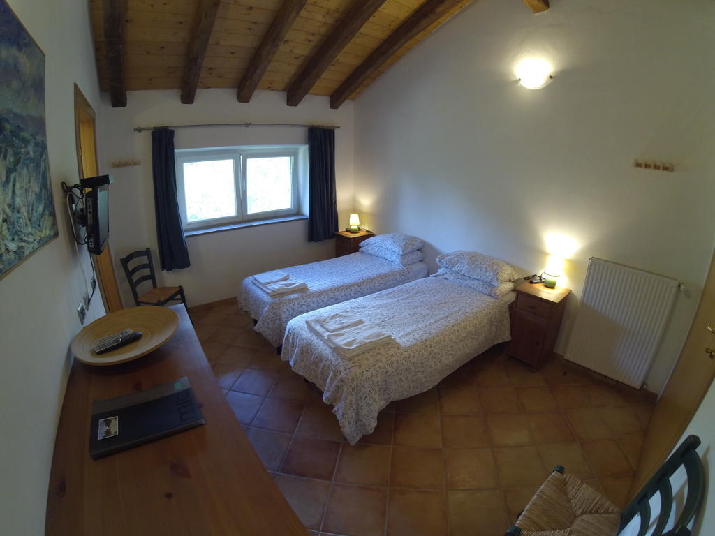 Al Campo Di Sotto Bed & Breakfast Buia ห้อง รูปภาพ
