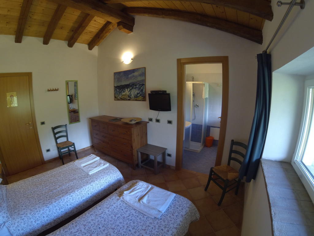 Al Campo Di Sotto Bed & Breakfast Buia ห้อง รูปภาพ