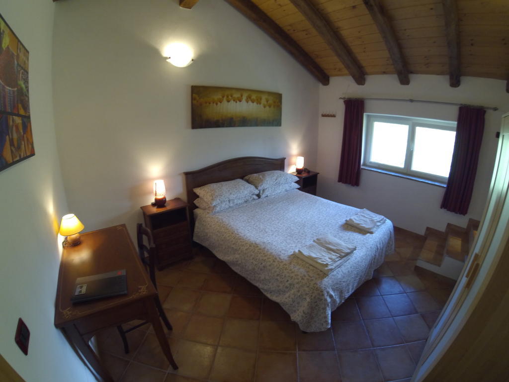 Al Campo Di Sotto Bed & Breakfast Buia ห้อง รูปภาพ
